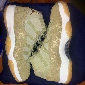 Women Jordan 11